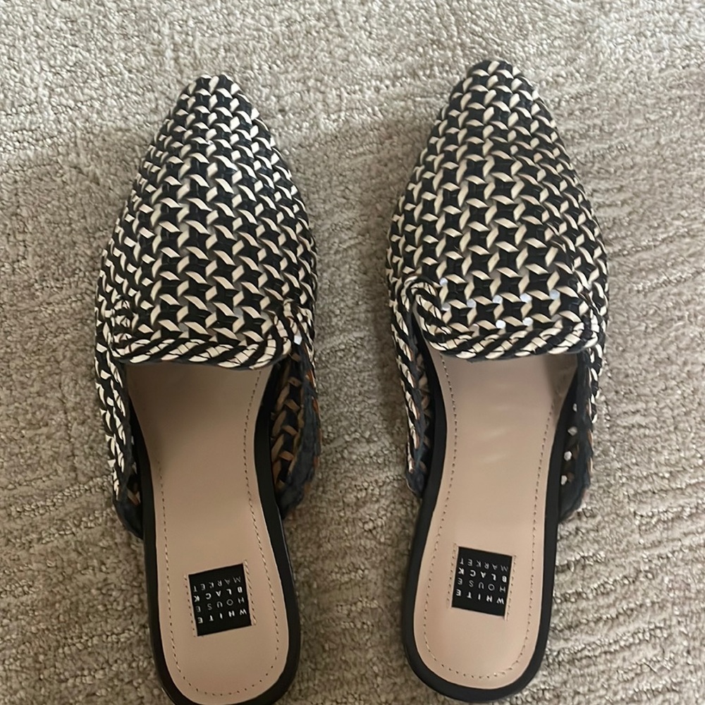 NWOT WHBM  black mules size 9